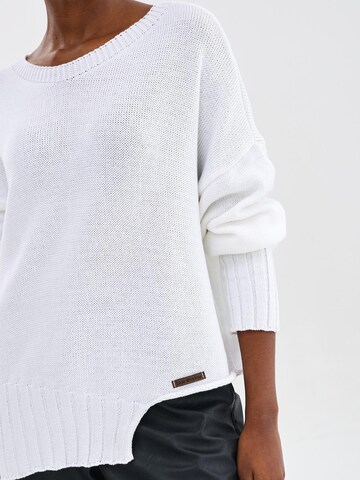 Blue Shadow Sweater in Beige