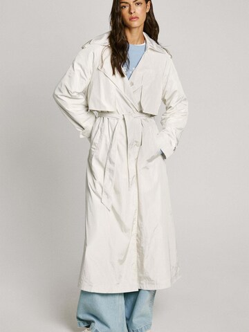 Pepe Jeans Between-seasons coat 'JOY' in White