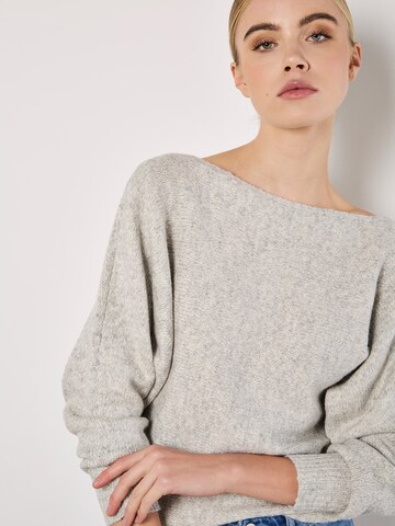 Pull-over 'Batwing' Apricot en gris : devant