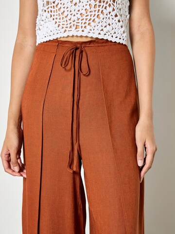 Regular Pantalon ' ' Apricot en bleu