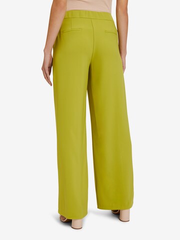 regular Pantaloni con pieghe di Vera Mont in verde