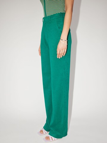 Loosefit Pantaloni eleganți 'Jessica' de la LeGer by Lena Gercke pe verde: lateral