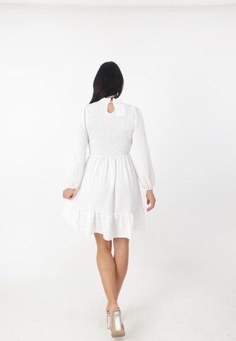 Elara Kjole i hvid
