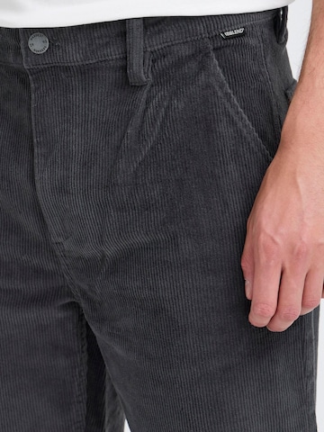 Loosefit Pantalon chino ' BHMADDOX-Cord ' BLEND en gris