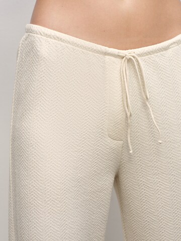 Wide leg Pantaloni 'Eve' de la RÆRE by Lorena Rae pe alb