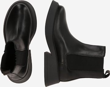 Bianco Chelsea boots 'HAILEY' in Black