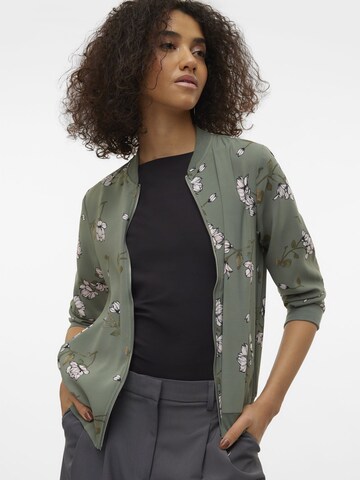 Veste mi-saison VERO MODA en vert