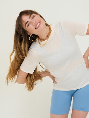 ABOUT YOU x Sofia Tsakiridou - Camiseta 'Lotte' en blanco
