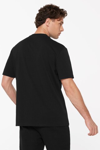 Harlem Soul T- Shirt 'JO-HN' in Schwarz