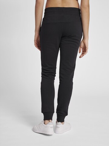 Hummel Tapered Sportbroek in Zwart