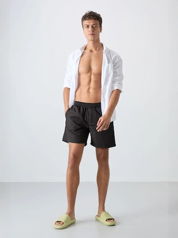 Tommy Life Regular Broek in Zwart