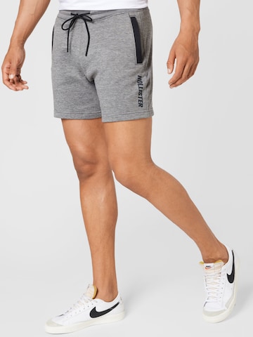 HOLLISTER Regular Shorts in Grau: predná strana