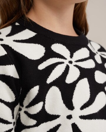 WE Fashion Sweater in Black