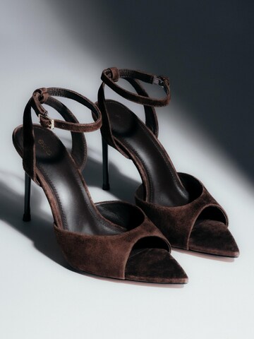 Estro Sandal '680-801' in Brown
