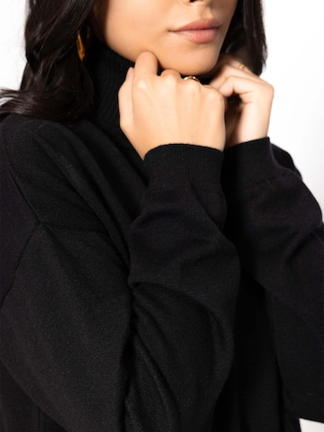 SASSYCLASSY Sweater in Black