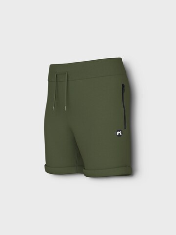 NAME IT Regular Shorts 'Vimo' in Grün