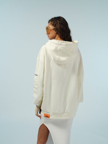 Pacemaker Zip-Up Hoodie 'Jamal' in White