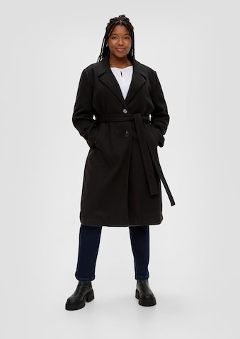 TRIANGLE Between-seasons coat in Black: front