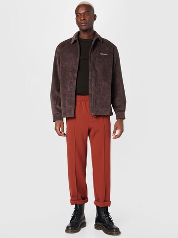 WEEKDAY Regular Pants 'Ken' in Brown