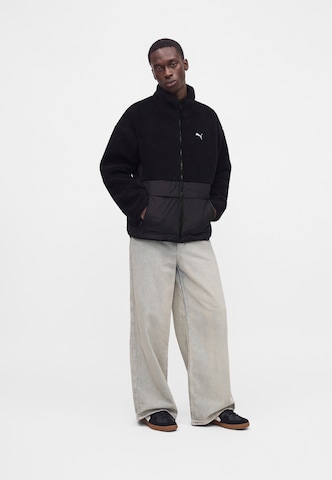 PUMAPrijelazna jakna 'Hybrid ReFibre' - crna boja