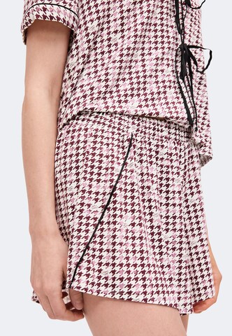Karl Lagerfeld - Pijama de pantalón corto 'AUTOGRAPH' en rojo