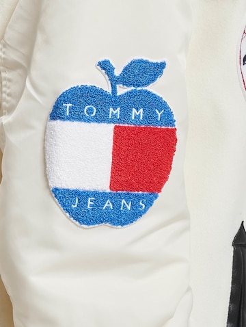balts Tommy Jeans Starpsezonu jaka