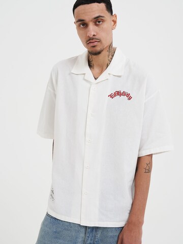 Ed Hardy Regular fit Πουκάμισο σε λευκό: μπροστά
