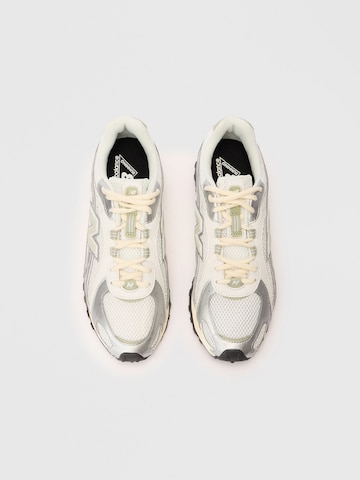 Sneaker bassa '204' di new balance in grigio