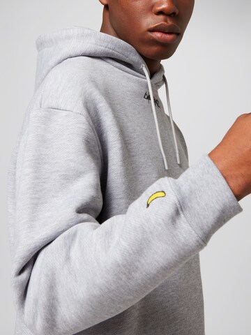 About You x Cyberkongz Sweatshirt 'Carlo' in Grey