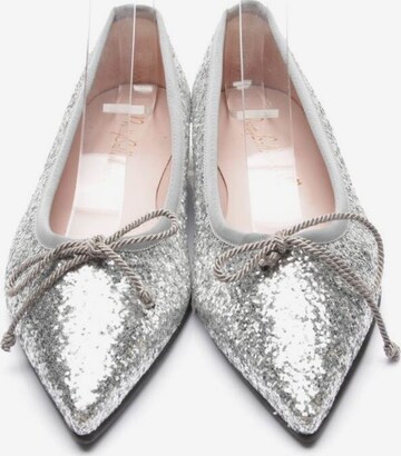 PRETTY BALLERINAS Flats & Loafers in 35 in Silver