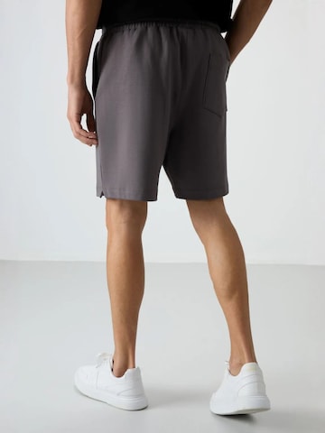 Regular Pantalon Tommy Life en gris