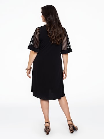 Yoek Dress in Black