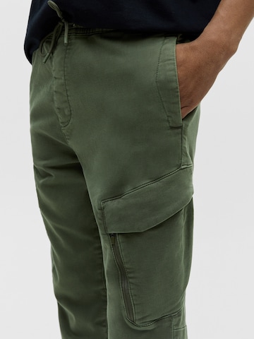 Regular Pantalon cargo Pull&Bear en vert