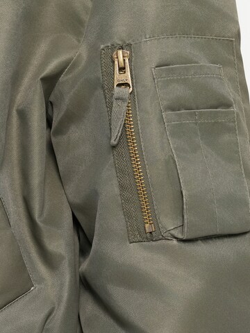 ONLY Between-Season Jacket 'ONLSuri' in Green