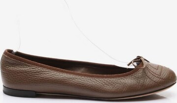 Gucci Flats & Loafers in 37 in Brown: front