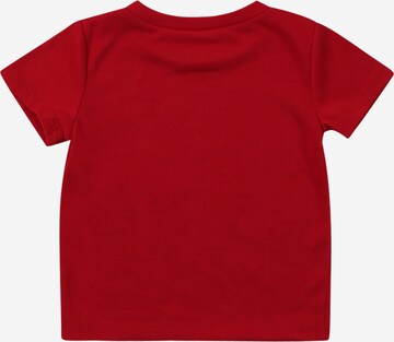 Jordan Majica | rdeča barva
