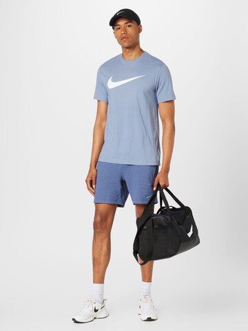 Nike Sportswear T-Shirt 'Swoosh' in Blau