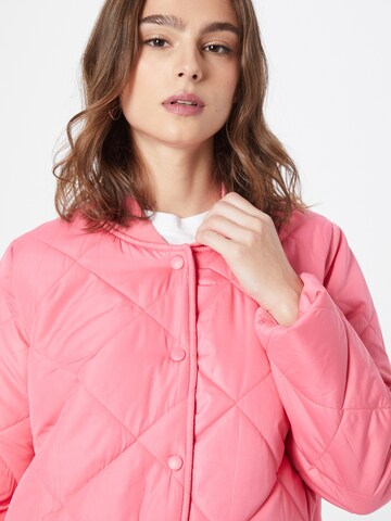 PIECES Between-Season Jacket 'BEE' in Pink