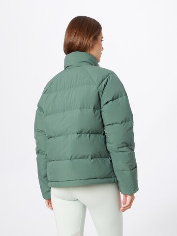 ADIDAS SPORTSWEAR - Chaqueta de montaña 'Helionic' en verde