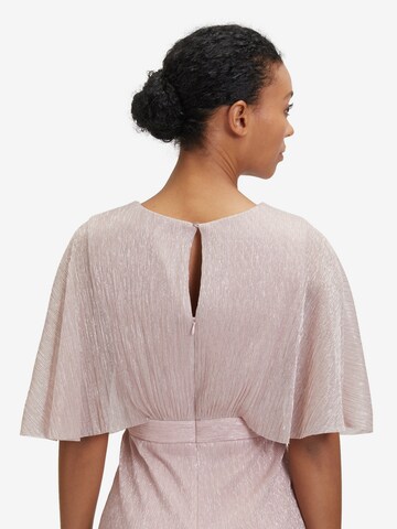 Robe de cocktail Vera Mont en rose