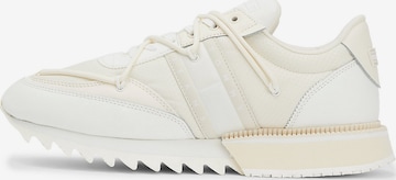 Tommy Jeans Sneakers in Beige: front