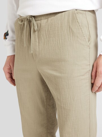 TOPMAN - Regular Calças em verde