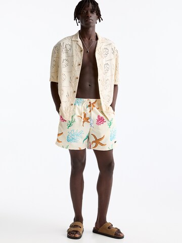 Pull&Bear Badeshorts in Beige
