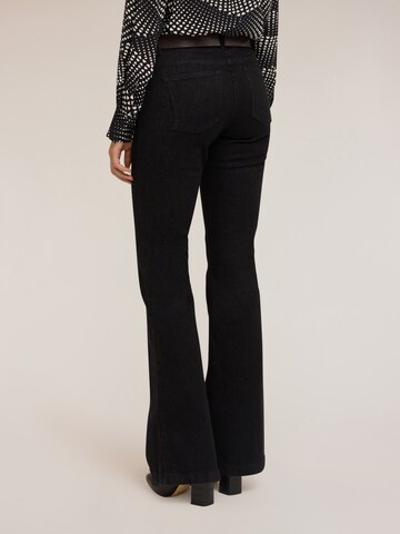 MOTIVI Flared Jeans in Black