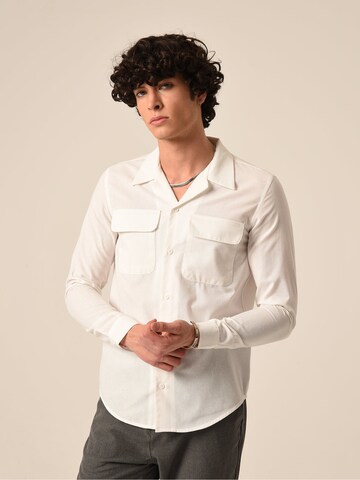 Antioch Regular fit Button Up Shirt in White: front
