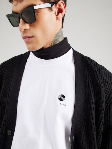 T-Shirt 'Dance Tune' Iriedaily en blanc