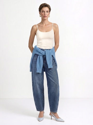 Top de la Rich & Royal pe alb