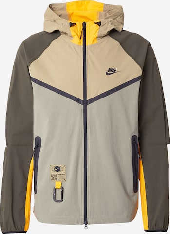 Nike Sportswear Tussenjas in Groen: voorkant