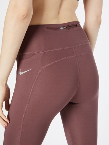 NIKE Skinny Sporthose in Rot