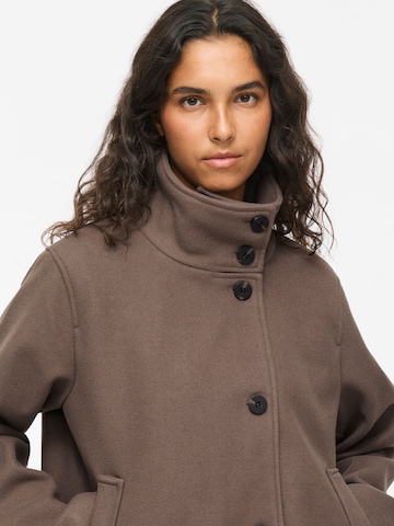 VILA - Chaqueta de entretiempo en marrón